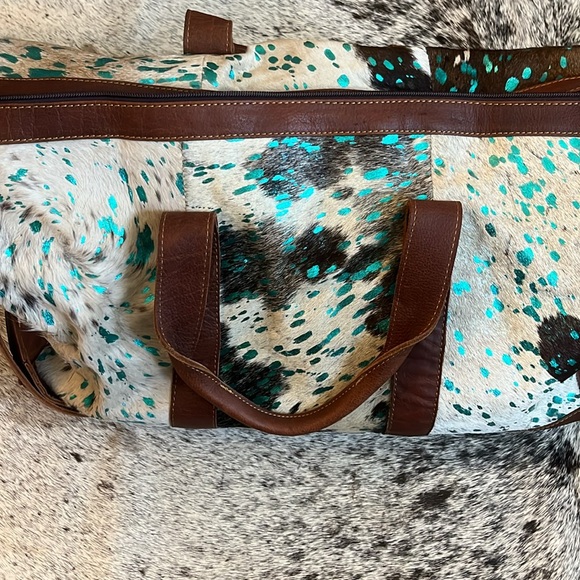 Acid Washed Cowhide American Darling Duffel Bag - Real Cowhide - Picture 2 of 5